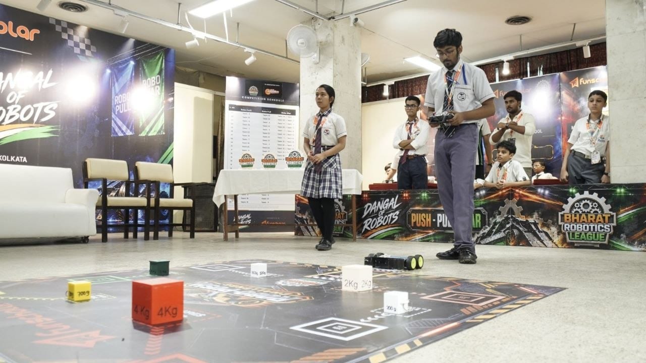 Teams lined up at the Robo-Push arena