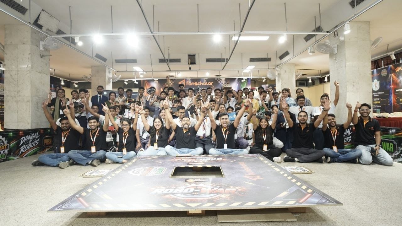 Everyone at the Bharat Robotics League gathered around the arena